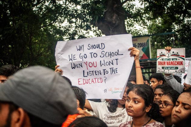 Protest held in solidarity with hospitalized activist Sonam Wangchuk in Jamshedpur - 19 Jul 2026 A protester holds a placard during the demonstration. The protest was organized in solidarity with the Indian activist Sonam Wangchuk, who was on a hunger strike at Jantar Mantar, Delhi, and recently got taken to the hospital by the Delhi Police because of his deteriorating health, which led to a nationwide protest. Sonam is demanding the resignation of Indian Minister of Education Dharmendra Pradhan because of recent NEET paper leaks which effected lakhs of students nationwide in India. Jamshedpur India Copyright: xYousufxSarfarazx xSOPAxImagesx EDUCATION_PROTEST_YSARFARAZ-28