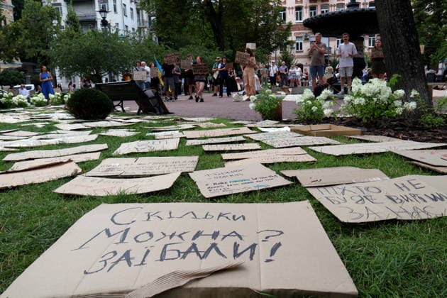 Day Four of protest action against dismissal of Mykhailo Fedorov in Kyiv Placards cover the lawn during a protest action against the dismissal of Ukrainian Defence Minister Mykhailo Fedorov in Ivana Franka Square outside the Ivan Franko National Academic Drama Theatre and near the Office of the President, Kyiv, Ukraine, July 19, 2026., Credit:Pavlo Bahmut Ukrinform Avalon Ukraine, Kyiv  Copyright: xPavloxBahmutx xUkrinformx xAvalonx 1117512880