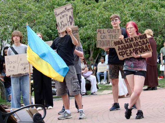 Day Four of protest action against dismissal of Mykhailo Fedorov in Kyiv Demonstrators hold placards during a protest action against the dismissal of Ukrainian Defence Minister Mykhailo Fedorov in Ivana Franka Square outside the Ivan Franko National Academic Drama Theatre and near the Office of the President, Kyiv, Ukraine, July 19, 2026., Credit:Pavlo Bahmut Ukrinform Avalon Ukraine, Kyiv  Copyright: xPavloxBahmutx xUkrinformx xAvalonx 1117513032