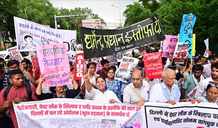 July 20, 2026, Prayagraj, Uttar Pradesh, India: Prayagraj: People stage a protest in support of activist Sonam Wangchuk and the Cockroach Janta Party s protest at Delhi s Jantar Mantar, demanding Union Education Minister Dharmendra PradhanÃ¢â‚¬â ¢s resignation, in Prayagraj on Monday, July 20, 2026. Prayagraj India - ZUMAv115 20260720_zap_v115_001 Copyright: xPrabhatxKumarxVermax