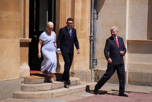 Andy Burnham becomes new PM Sir Clive Alderton (right), Principal Private Secretary to the King and Queen with Prime Minister Andy Burnham and his wife Marie-France van Heel, as they leave Buckingham Palace in London after an audience with King Charles III, where he was invited to become Prime Minister and form a new government. Picture date: Monday July 20, 2026., Credit:Aaron Chown PA ROTA - B68 Avalon UK, London  Copyright: xAaronxChownx xPAxROTAx-xB68x xAvalonx 1117556788