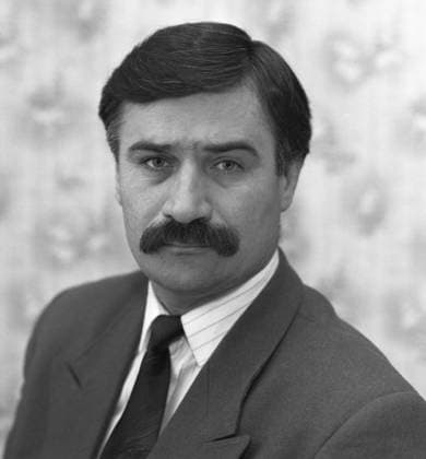 February 1-3, 1993. Moscow, Russia. Chairman of the Committee for the Affairs of Internationalist Soldiers under the Council of Heads of Government of the CIS Member States, Major General Ruslan Aushev. The exact date of the photograph is unknown. Valentin Cheredintsev TASS  16000973