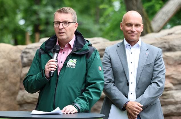 Thueringer Zoopark Erfurt 20.07.2026, Erfurt, Thueringer Zoopark, Eroeffnung der neuen Anlage der Roten Pandas und Stachelschweine im Bild: Zoodirektor Jan Schleinitz und Oberbuergermeister Andreas Horn *** Thuringian Zoopark Erfurt, July 20, 2026, Erfurt, Thuringian Zoopark, Opening of the new red panda and porcupine enclosure; pictured: Zoo Director Jan Schleinitz and Mayor Andreas Horn