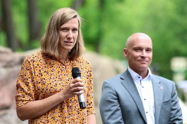 Thueringer Zoopark Erfurt 20.07.2026, Erfurt, Thueringer Zoopark, Eroeffnung der neuen Anlage der Roten Pandas und Stachelschweine im Bild: zologischen Leiterin Tina Risch, dahinter Oberbuergermeister Andreas Horn *** Thuringian Zoopark Erfurt, July 20, 2026, Erfurt, Thuringian Zoopark: Opening of the new red panda and porcupine enclosure. Pictured is zoological director Tina Risch, with Mayor Andreas Horn behind her.
