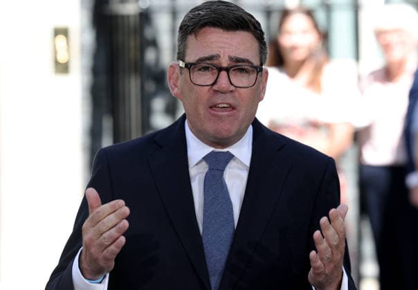 (260720) -- LONDON, July 20, 2026 -- Andy Burnham delivers his first speech as British prime minister outside 10 Downing Street in London, Britain, July 20, 2026. British Labour Party leader Andy Burnham officially became Britain s prime minister on Monday after King Charles III invited him to form a government. ) (SpotNews) BRITAIN-LONDON-BURNHAM-NEW PM LixYing 