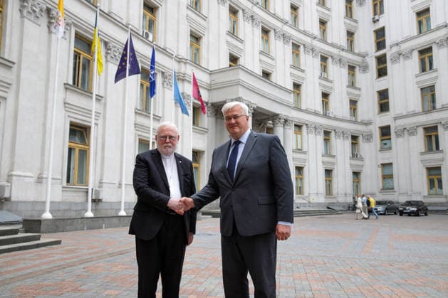 Acting Minister of Foreign Affairs of Ukraine Andrii Sybiha (R) shakes hands with Archbishop Sir Paul Richard Gallagher, Secretary of the Holy See for Relations with States and International Organisations, outside the Ukrainian Foreign Ministry building, Kyiv, Ukraine, July 20, 2026. (Photo by Marianna Kotyk Ukrinform) Acting Ukrainian FM meets Vatican’s Secretary for Relations with States in Kyiv  Copyright: xMariannaxKotykx