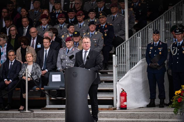 Berlin, Feierliches Gelöbnis im BMVg Feierliches Gelöbnis im Bundesministerium der Verteidigung am 20.07.2026 anlässlich des 82. Jahrestages des 20. Juli 1944. Im Bild: Bundesminister der Verteidigung Boris Pistorius bei seiner Rede. Berlin Bundesministerium der Verteidigung Berlin Deutschland *** Berlin, Ceremonial Oath-Taking at the Federal Ministry of Defense Ceremonial oath-taking at the Federal Ministry of Defense on July 20, 2026, marking the 82nd anniversary of July 20, 1944. Pictured: Federal Minister of Defense Boris Pistorius delivering his speech Berlin Federal Ministry of Defense Berlin Germany