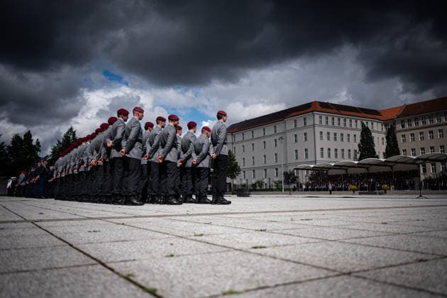 Berlin, Feierliches Gelöbnis im BMVg Feierliches Gelöbnis im Bundesministerium der Verteidigung am 20.07.2026 anlässlich des 82. Jahrestages des 20. Juli 1944. Berlin Bundesministerium der Verteidigung Berlin Deutschland *** Berlin, Ceremonial Oath-Taking at the Federal Ministry of Defense Ceremonial oath-taking at the Federal Ministry of Defense on July 20, 2026, on the occasion of the 82nd anniversary of July 20, 1944 Berlin Federal Ministry of Defense Berlin Germany
