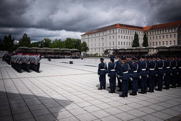 Berlin, Feierliches Gelöbnis im BMVg Feierliches Gelöbnis im Bundesministerium der Verteidigung am 20.07.2026 anlässlich des 82. Jahrestages des 20. Juli 1944. Berlin Bundesministerium der Verteidigung Berlin Deutschland *** Berlin, Ceremonial Oath-Taking at the Federal Ministry of Defense Ceremonial oath-taking at the Federal Ministry of Defense on July 20, 2026, on the occasion of the 82nd anniversary of July 20, 1944 Berlin Federal Ministry of Defense Berlin Germany