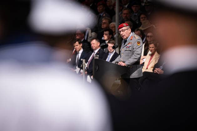 Berlin, Feierliches Gelöbnis im BMVg Feierliches Gelöbnis im Bundesministerium der Verteidigung am 20.07.2026 anlässlich des 82. Jahrestages des 20. Juli 1944. Im Bild: Generalinspekteur der Bundeswehr Carsten Breuer. Berlin Bundesministerium der Verteidigung Berlin Deutschland *** Berlin, Ceremonial Oath-Taking at the Federal Ministry of Defense Ceremonial oath-taking at the Federal Ministry of Defense on July 20, 2026, marking the 82nd anniversary of July 20, 1944. Pictured: Inspector General of the Bundeswehr Carsten Breuer, Berlin, Federal Ministry of Defense, Berlin Germany