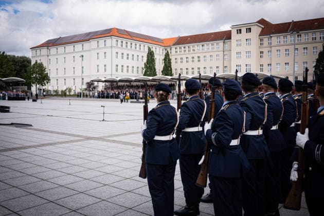 Berlin, Feierliches Gelöbnis im BMVg Feierliches Gelöbnis im Bundesministerium der Verteidigung am 20.07.2026 anlässlich des 82. Jahrestages des 20. Juli 1944. Berlin Bundesministerium der Verteidigung Berlin Deutschland *** Berlin, Ceremonial Oath-Taking at the Federal Ministry of Defense Ceremonial oath-taking at the Federal Ministry of Defense on July 20, 2026, on the occasion of the 82nd anniversary of July 20, 1944 Berlin Federal Ministry of Defense Berlin Germany