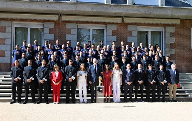 The Royal Family holds an audience with the Spanish National Soccer Team, winner of the 2026 FIFA World Cup. Their Majesties King Felipe VI and Queen Letizia, Princess Leonor and Infanta Sofía, along with the Spanish National Soccer Team after it was crowned winner of the FIFA World Cup against Argentina on July 20, 2026, in Madrid, Spain. The King and Queen, along with their two daughters, host the Spanish National Soccer Team at the Zarzuela Palace after their victory the previous day in New York against the Argentine National Team. This event marks the start of a series of official and public celebrations, culminating with La Roja in the Plaza de Cibeles presenting the title to the fans. SOCCER PEOPLE WORLD CUP José Spain  Copyright: xJosÃ xOlivax 7677885