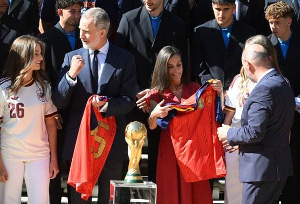 The Royal Family holds an audience with the Spanish National Soccer Team, winner of the 2026 FIFA World Cup. Princess Leonor, King Felipe VI, Queen Letizia, and Infanta Sofí during the audience with the Spanish National Soccer Team after they were crowned winners of the FIFA World Cup against Argentina on July 20, 2026, in Madrid, Spain. The King and Queen, along with their two daughters, received the Spanish National Soccer Team at the Zarzuela Palace after the team’s victory over Argentina the previous day in New York. This event marked the start of a series of official and public celebrations, culminating with La Roja in Cibeles Square presenting the title to the fans. SOCCER PEOPLE WORLD CUP José Spain  Copyright: xJosÃ xOlivax 7677952