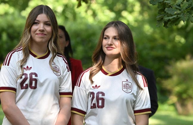 The Royal Family holds an audience with the Spanish National Soccer Team, winner of the 2026 FIFA World Cup. Infanta Sofía and Princess Leonor during the audience with the Spanish National Soccer Team after it was crowned winner of the FIFA World Cup against Argentina, on July 20, 2026, in Madrid, Spain. The King and Queen, along with their two daughters, host the Spanish National Soccer Team at the Zarzuela Palace after the team’s victory over Argentina the previous day in New York. This event marks the start of a series of official and public celebrations, culminating with La Roja in Cibeles Square presenting the title to the fans. SOCCER PEOPLE WORLD CUP José Spain  Copyright: xJosÃ xOlivax 7677964