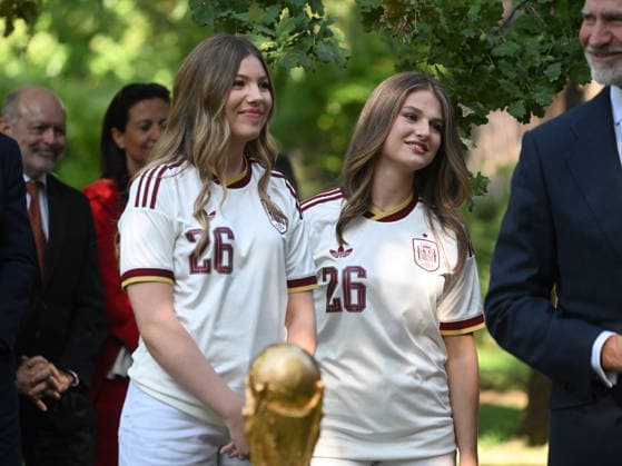 The Royal Family holds an audience with the Spanish National Soccer Team, winner of the 2026 FIFA World Cup. Infanta Sofía and Princess Leonor during the audience with the Spanish National Soccer Team after it was crowned winner of the FIFA World Cup against Argentina, on July 20, 2026, in Madrid, Spain. The King and Queen, along with their two daughters, host the Spanish National Soccer Team at the Zarzuela Palace after the team’s victory over Argentina the previous day in New York. This event marks the start of a series of official and public celebrations, culminating with La Roja in Cibeles Square presenting the title to the fans. SOCCER PEOPLE WORLD CUP José Spain  Copyright: xJosÃ xOlivax 7677969