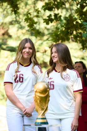 20-07-2026 Madrid Princess Leonor and Princess Infanta Sofia during a meeting with the players of the Spanish football team after winning the 2026 World Cup at Zarzuela palace in Madrid. No Spain Â  Copyright: xPPEx