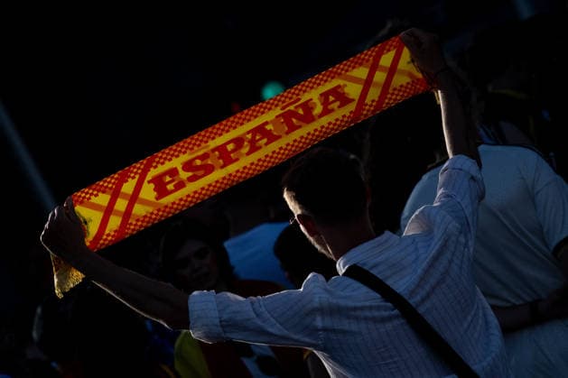 The Spanish National Team Celebrates Its World Cup Victory with a Parade in Madrid A young man holds a Spanish scarf during the parade celebrating the Spanish National Team’s victory in the 2026 World Cup, on July 20, 2026, in Madrid, Spain. The Spanish national team became the 2026 World Cup champion yesterday after defeating Argentina 1–0 with a goal by Ferrán Torres. JULY 20, 2026. Fernando Sá, Madrid, Spain  Copyright: xFernandoxSanchezx 7678093
