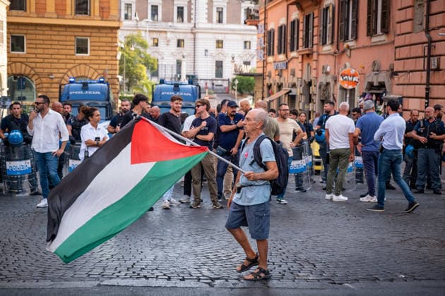 July 20, 2026, Rome, Rm, Italy: Hundreds gathered in front of the Interior Ministry to protest the death of Abderrahim Fakir during his arrest by two police officers. Rome Italy  - ZUMAg256 20260720_znp_g256_005 Copyright: xMarcoxDixGianvitox