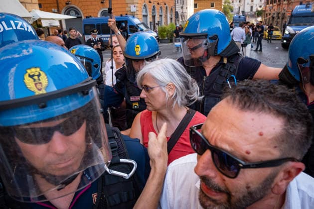 July 20, 2026, Rome, Rm, Italy: Hundreds gathered in front of the Interior Ministry to protest the death of Abderrahim Fakir during his arrest by two police officers. Some participants offer non-violent resistance as they are removed by the police. Rome Italy  - ZUMAg256 20260720_znp_g256_007 Copyright: xMarcoxDixGianvitox