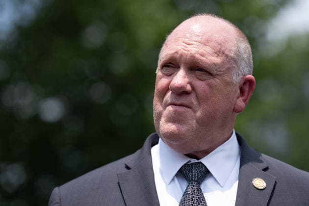 July 20, 2026, Washington, District Of Columbia, USA: White House Border Czar Tom Homan speaks to members of the media outside the West Wing of the White House in Washington, DC, USA, on Monday, July 20, 2026. The Department of Homeland Security last week ordered immigration agents to temporarily halt most vehicle stops during deportation operations, according to a department official, after a fatal shooting of a man in Maine reignited concerns about the agency s tactics Washington USA - ZUMAs152 20260720_faa_s152_010 Copyright: xAaronxSchwartzx-xPoolxviaxCNPx
