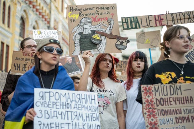 Ukrainians protest against the dismissal of Defense Minister Fedorov in Kyiv KYIV, UKRAINE - JULY 20: People attend a rally to protest the dismissal of defense minister of Ukraine Mykhailo Fedorov after being at post for 6 months in Kyiv, Ukraine, on July 20, 2026. Protesters also demand the dismissal of Commander-in-Chief of the Afrmed Forces of Ukraine Oleksandr Syrskyi and the reform of the Ukrainian army. Danylo Antoniuk Anadolu Kyiv Ukraine. Editorial use only. Please get in touch for any other usage.  Copyright: x2026xAnadoluxDanyloxAntoniukx