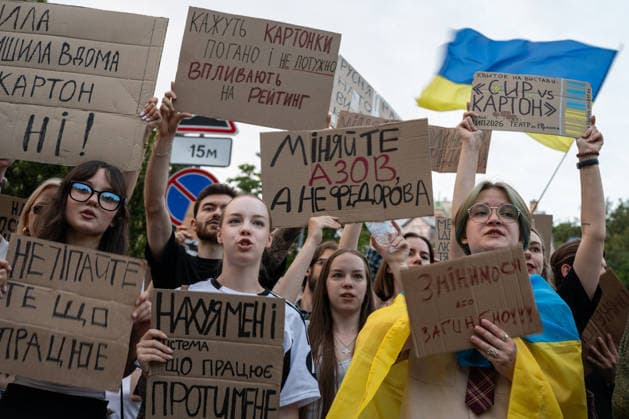 Ukrainians protest against the dismissal of Defense Minister Fedorov in Kyiv KYIV, UKRAINE - JULY 20: People attend a rally to protest the dismissal of defense minister of Ukraine Mykhailo Fedorov after being at post for 6 months in Kyiv, Ukraine, on July 20, 2026. Protesters also demand the dismissal of Commander-in-Chief of the Afrmed Forces of Ukraine Oleksandr Syrskyi and the reform of the Ukrainian army. Danylo Antoniuk Anadolu Kyiv Ukraine. Editorial use only. Please get in touch for any other usage.  Copyright: x2026xAnadoluxDanyloxAntoniukx