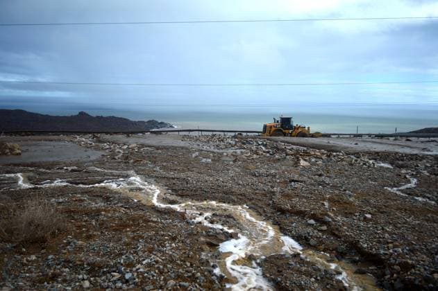 La Serena, July 20, 2026 A mud and rock slide cut Chile in two at km 499 of Route 5 North. The Algarrobo Highway concessionaire is using heavy machinery to reopen at least one lane. Alejandro Pizarro Aton Chile, CHILE Aton 1174286  Copyright: AlejandroxPizarro AtonxChile