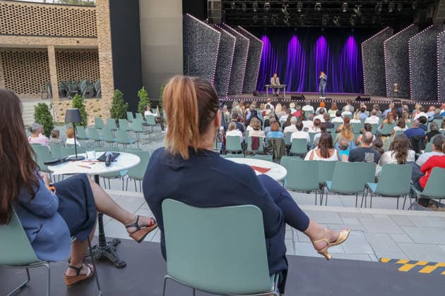 20.07.2026, Kulturzentrum Güssing BGLD, Finale des burgenländischen Kabarettpreises 2026 beim Kultur Sommer Güssing, Vier Kandidaten treten an um das Preisgeld zu gewinnen im Bild: Stimmung u Übersicht, Finale des burgenländischen Kabarettpreises 2026 beim Kultur Sommer Güssing *** July 20, 2026, Güssing Cultural Center, Burgenland, Final of the 2026 Burgenland Cabaret Award at the Güssing Summer Culture Festival; four candidates compete for the prize money—the photo shows the atmosphere and an overview, Finals of the 2026 Burgenland Cabaret Award at the Güssing Summer Culture Festival