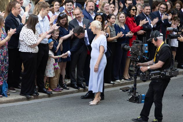 Andy Burnham becomes UK Prime Minister in London - 20 Jul 2026 UK Prime Minister Andy Burnham and wife Marie-France van Heel arrive and greet friends and foamily at No.10 Downing Street. London United Kingdom Copyright: xPhilxLewisx xSOPAxImagesx AndyBurhamMarieVanHeelArrivalGreet-6323