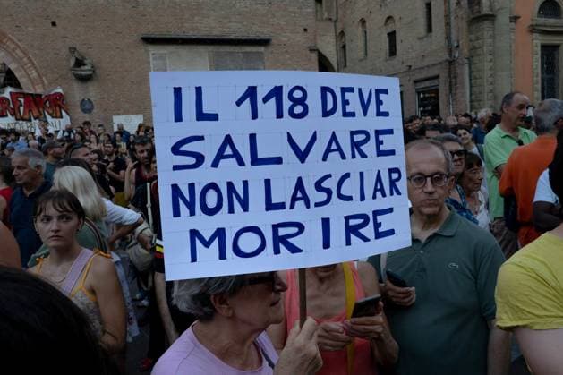 Thousands protest in Bologna over death of Abderrahim Fakir BOLOGNA, ITALY JULY 20, 2026: Thousands of people march through central Bologna to protest the death of Abderrahim Fakir, a 42-year-old Italian-Moroccan man who died during a police stop. The demonstration begins in Piazza del Nettuno following a press conference by municipal authorities and proceeds toward the Prefecture, with protesters demanding accountability and condemning alleged police brutality and racial profiling. Clashes later erupt between demonstrators and riot police, who use tear gas and water cannons as tensions spread to Via Rizzoli. Bologna Italy Copyright: x xThomasxCavagnax xJNAxPressx