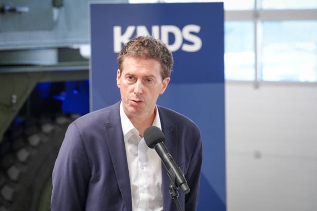 Verteidigungsminister Pistorius beim Unternehmensbesuch bei KNDS Florian Hohenwarter, CEO von KNDS im Portrait bei der Beantwortung von Pressefragen nach dem Firmenbesuch des Verteidigungsminister bei KNDS, Kassel, 21,07.2026 Kassel Hessen Deutschland *** Defense Minister Pistorius during a company visit to KNDS; a portrait of Florian Hohenwarter, CEO of KNDS, as he answers questions from the press following the Defense Minister’s visit to KNDS, Kassel, July 21, 2026, Kassel, Hesse, Germany