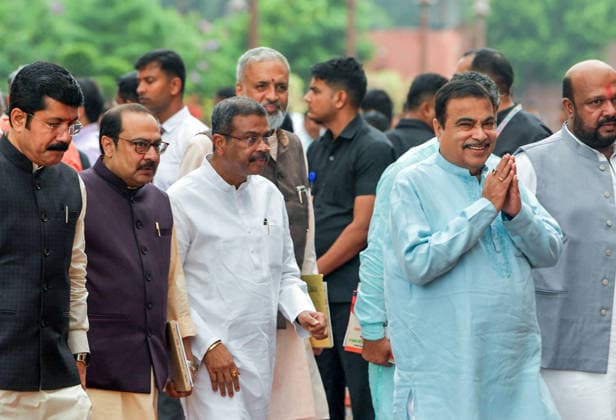 Second of the Monsoon Session of Parliament New Delhi, Jul 21 (ANI): Union Ministers Dharmendra Pradhan and Nitin Gadkari at the Parliament Premises during the Monsoon Session, in New Delhi on Tuesday. New Delhi Delhi India Copyright: xANIx ANI_20260721121