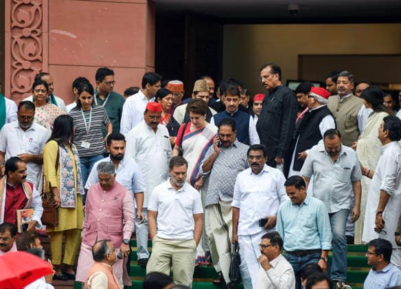 Lok Sabha LoP Rahul Gandhi with Congress MP Priyanka Gandhi and other MPs at the Parliament premises during the Monsoon Session New Delhi, Jul 21 (ANI): Lok Sabha LoP Rahul Gandhi with Congress MP Priyanka Gandhi and other MPs at the Parliament premises during the Monsoon Session, in New Delhi on Tuesday. New Delhi Delhi India Copyright: xANIx ANI_20260721149