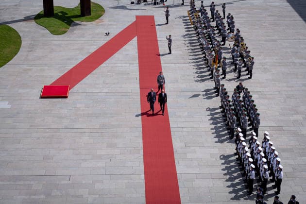 Präsident, Aserbaidschan, Ilham Alijew, Friedrich Merz, Bundeskanzler Berlin, Bundeskanzleramt, Militärische Ehren, Präsident, Aserbaidschan, Ilham Alijew, Friedrich Merz, Bundeskanzler Berlin Berlin GER *** President of Azerbaijan, Ilham Aliyev, Friedrich Merz, Federal Chancellor, Berlin, Federal Chancellery, Military Honors, President of Azerbaijan, Ilham Aliyev, Friedrich Merz, Federal Chancellor, Berlin, Berlin, GER