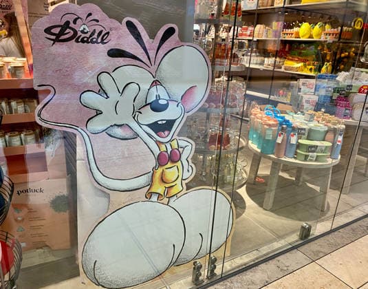 21.07.2026, Deutschland, NRW, Spielwaren, Geschenkartikel, Diddl is back - das Comeback der Plüsch-Maus hat einen neuen Hype ausgelöst, Deutschland *** July 21, 2026, Germany, North Rhine-Westphalia, Toys, Gift Items, Diddl is Back —the plush mouse s comeback has sparked a new craze, Germany Copyright: xD.xKerlekin SnowfieldxPhotographyx SF210726DiddlD5