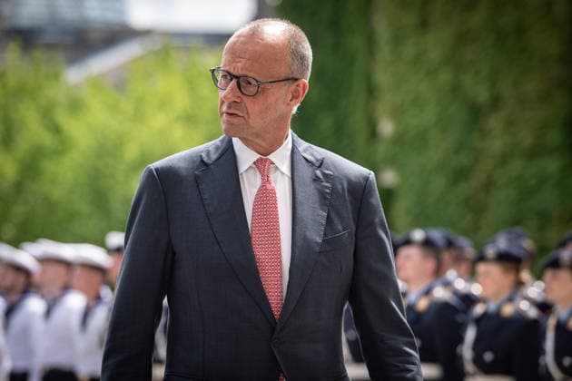 Berlin, Friedrich Merz trifft Ilham Alijew im Bundeskanzleramt Bundeskanzler Friedrich Merz (CDU) trifft Präsidenten der Republik Aserbaidschan Ilham Alijew am 21.07.2026 im Bundeskanzleramt in Berlin. Im Bild: Bundeskanzler Friedrich Merz (CDU) vor der Ankunft des Gastes. Berlin Bundeskanzleramt Berlin Deutschland *** Berlin, Friedrich Merz Meets Ilham Aliyev at the Federal Chancellery Federal Chancellor Friedrich Merz (CDU) meets with Ilham Aliyev, President of the Republic of Azerbaijan, on July 21, 2026, at the Federal Chancellery in Berlin. Pictured: Federal Chancellor Friedrich Merz (CDU) before the guest’s arrival. Berlin, Federal Chancellor’sBerlin, Germany