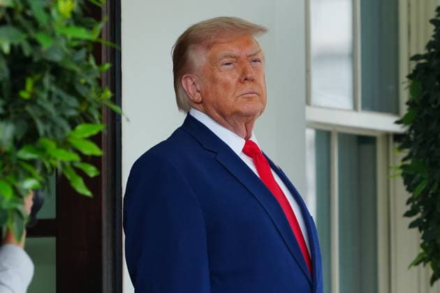 July 21, 2026, Washington, District Of Columbia, USA: United States President Donald J Trump greets President Joseph Aoun of the Republic of Lebanon at the West Wing Portico of the White House in Washington, DC, USA, on Tuesday, July 21, 2026. Aoun is in Washington to present a proposal designed to disarm the Iran-backed militant group Hezbollah and secure Israel s withdrawal from Lebanon Washington USA  - ZUMAs152 20260721_faa_s152_007 Copyright: xAaronxSchwartzx-xPoolxviaxCNPx