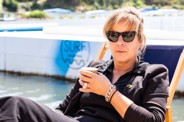 Sommertour 2026 bei Wasserski Langenfeld Im Rahmen ihrer Sommertour 2026 durchs Rheinland besucht NRW-Landesministerin für Wirtschaft, Industrie, Klimaschutz und Energie Mona NEUBAUR (Die Grünen) die Wasserskianlage in Langenfeld, die in diesem Jahr ihr 50-jähriges Jubiläum feiert und zu den weltweit größten Wasserski-Standorten zählt. Langenfeld Nordrhein-Westfalen Deutschland *** Summer Tour 2026 at Wasserski Langenfeld As part of her 2026 summer tour through the Rhineland, North Rhine-Westphalia’s Minister for Economic Affairs, Industry, Climate Protection, and Energy, Mona NEUBAUR of the Green Party, will visit the water ski facility in Langenfeld, which is celebrating its 50th anniversary this year and is one of the world’s lar Copyright: xMarcxJohnx