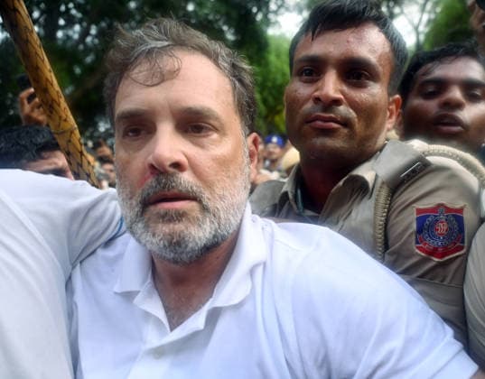 Delhi Police detain Rahul Gandhi amid protest seeking PM Modi and Dharmendra Pradhan s resignation New Delhi, Jul 21 (ANI): Delhi Police detain Lok Sabha LoP Rahul Gandhi from the protest site near Prime Minister Narendra Modi™s residence during Congress protest, demanding the resignations of PM Modi and Education Minister Dharmendra Pradhan, at Lok Kalyan Marg in New Delhi on Tuesday. NEW DELHI Delhi India Copyright: xANIx ANI_20260721592