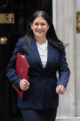 Weekly Cabinet meeting in London LONDON, UNITED KINGDOM - JULY 21: Lisa Nandy, Secretary of State for Culture, Media and Sport leaves 10 Downing Street after attending the weekly Cabinet meeting in London, United Kingdom on July 21, 2026. Zeynep Demir Anadolu London United Kingdom. Editorial use only. Please get in touch for any other usage.  Copyright: x2026xAnadoluxZeynepxDemirx