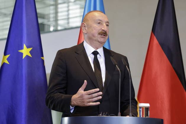 Ilham Alijew, Präsident, Aserbaidschans, Deutschland, Berlin, Bundeskanzleramt, Pressekonferenz des BK und des Präsidenten der Republik Aserbaidschan, Ilham Alijew *** Ilham Aliyev, President of Azerbaijan, Germany, Berlin, Federal Chancellery, Press Conference with the Federal Chancellor and the President of the Republic of Azerbaijan, Ilham Aliyev