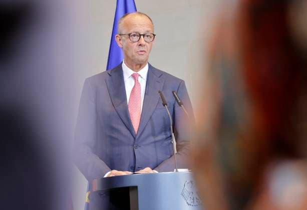 Friedrich Merz, Bundeskanzler,, Deutschland, Berlin, Bundeskanzleramt, Pressekonferenz des BK und des Präsidenten der Republik Aserbaidschan, Ilham Alijew *** Friedrich Merz, Federal Chancellor, Germany, Berlin, Federal Chancellery, Joint Press Conference of the Federal Chancellor and the President of the Republic of Azerbaijan, Ilham Aliyev