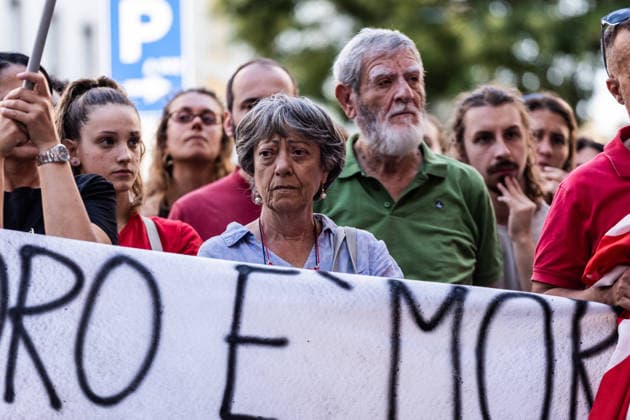 July 21, 2026, Milan, Mi, Italy: A protest was organized following the death of Abderrahim Fakir, a 42-year-old entrepreneur of Moroccan origin who died on Sunday while being pinned face-down on the ground by police officers. The demonstration in memory of Fakir, held in front of the prefecture, drew hundreds of people. Milan Italy - ZUMAc276 20260721_zip_c276_003 Copyright: xAndreaxCarrubbax