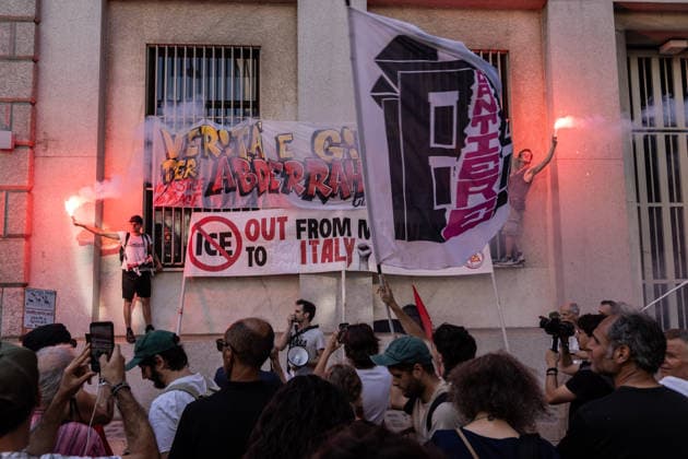 July 21, 2026, Milan, Mi, Italy: A protest was organized following the death of Abderrahim Fakir, a 42-year-old entrepreneur of Moroccan origin who died on Sunday while being pinned face-down on the ground by police officers. The demonstration in memory of Fakir, held in front of the prefecture, drew hundreds of people. Milan Italy  - ZUMAc276 20260721_zip_c276_005 Copyright: xAndreaxCarrubbax