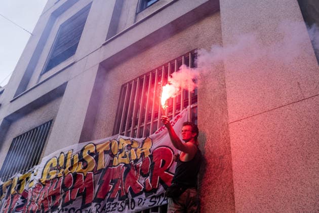 July 21, 2026, Milan, Mi, Italy: A protest was organized following the death of Abderrahim Fakir, a 42-year-old entrepreneur of Moroccan origin who died on Sunday while being pinned face-down on the ground by police officers. The demonstration in memory of Fakir, held in front of the prefecture, drew hundreds of people. Milan Italy - ZUMAc276 20260721_zip_c276_006 Copyright: xAndreaxCarrubbax