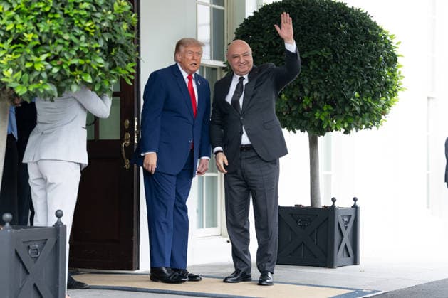 Trump Welcomes President Aoun of Lebanon United States President Donald J Trump greets President Joseph Aoun of the Republic of Lebanon at the West Wing Portico of the White House in Washington, DC, USA, on Tuesday, July 21, 2026. Aoun is in Washington to present a proposal designed to disarm the Iran-backed militant group Hezbollah and secure Israel s withdrawal from Lebanon. Credit: Aaron Schwartz Pool via CNP Washington District of Columbia United States of America EDITORIAL USE ONLY Copyright: xx DSC07370 AaronxSchwartzx-xPoolxviaxCNPx cnpphotos337820