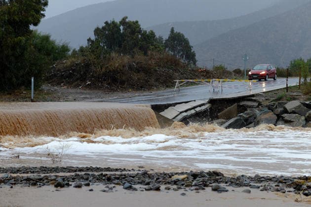 La Ligua, July 21, 2026: A flood of the La Ligua River has caused damage to one of the roads connecting the municipality of La Ligua with the town of Valle Hermoso, as a result of the frontal systems affecting the north-central region of the country. Raúl Zamora Aton, Chile, La Ligua, Chile Aton 1174382  Copyright: RAULxZAMORA ATONxCHILE