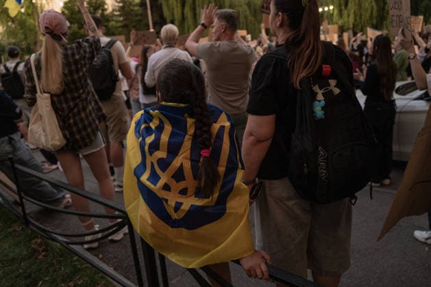 July 21, 2026: Hundreds of Ukrainians attend the sixth day of protests follwing the dismissal of Former Minister of Defence of Ukraine, Mykhailo Fedorov, on July 21, 2026. Protests have been taking place near the Ivan Franko National Academic Drama Theatre in Kyiv, Ukraine. - ZUMAj167 20260721_zip_j167_001 Copyright: xSvetxJacquelinex