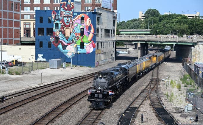 Union Pacific s Big Boy locomotive steams into Missouri on the return leg of its USA-wide tour as it stops at Union Station in Kansas City, Missouri on July 21, 2026. Big Boy 4014, an eighty plus year old engine is the world s largest operating steam train. The tour, celebrating the USA s 250th Anniversary, will visit 10 States and make whistle stops in over 50 cities and towns.  KCP20260721001 JOExMARINO