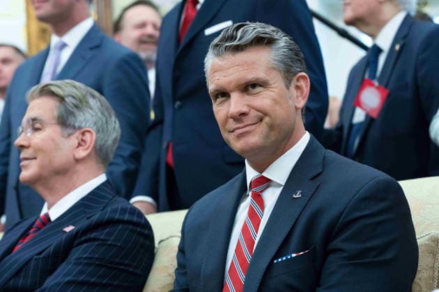 July 21, 2026, Washington, District Of Columbia, USA: United States Secretary of War Pete Hegseth as United States President Donald J Trump meets President Joseph Aoun of the Republic of Lebanon in the Oval Office of the White House in Washington, DC, USA, on Tuesday, July 21, 2026. Aoun is in Washington to present a proposal designed to disarm the Iran-backed militant group Hezbollah and secure Israel s withdrawal from Lebanon Washington USA - ZUMAs152 20260721_faa_s152_041 Copyright: xAaronxSchwartzx-xPoolxviaxCNPx